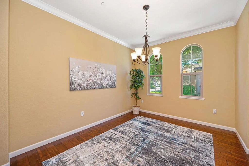 1329 Marseille Lane, Roseville