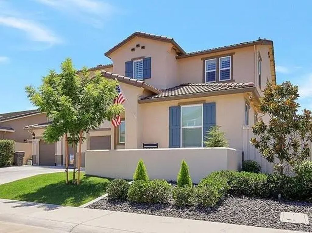 7000 Skyward, Roseville
