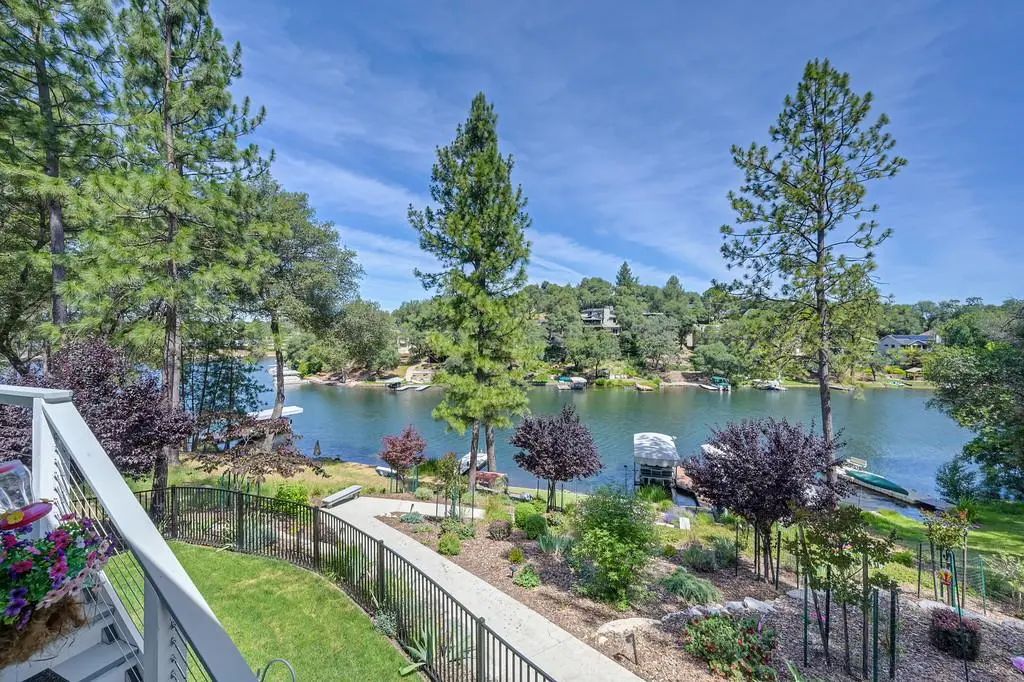 23690 Woodhaven Place, Auburn