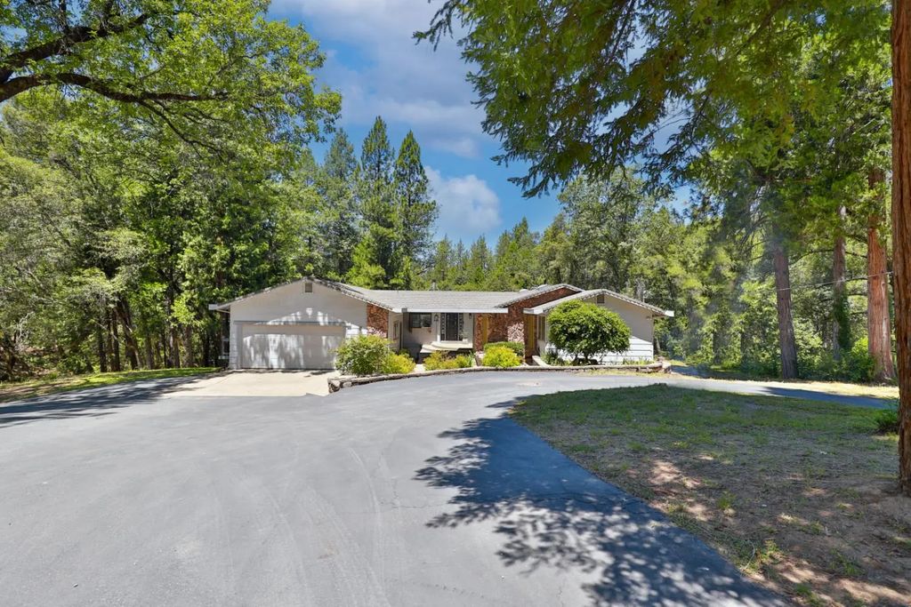 5300 Earnshaw Way, Placerville