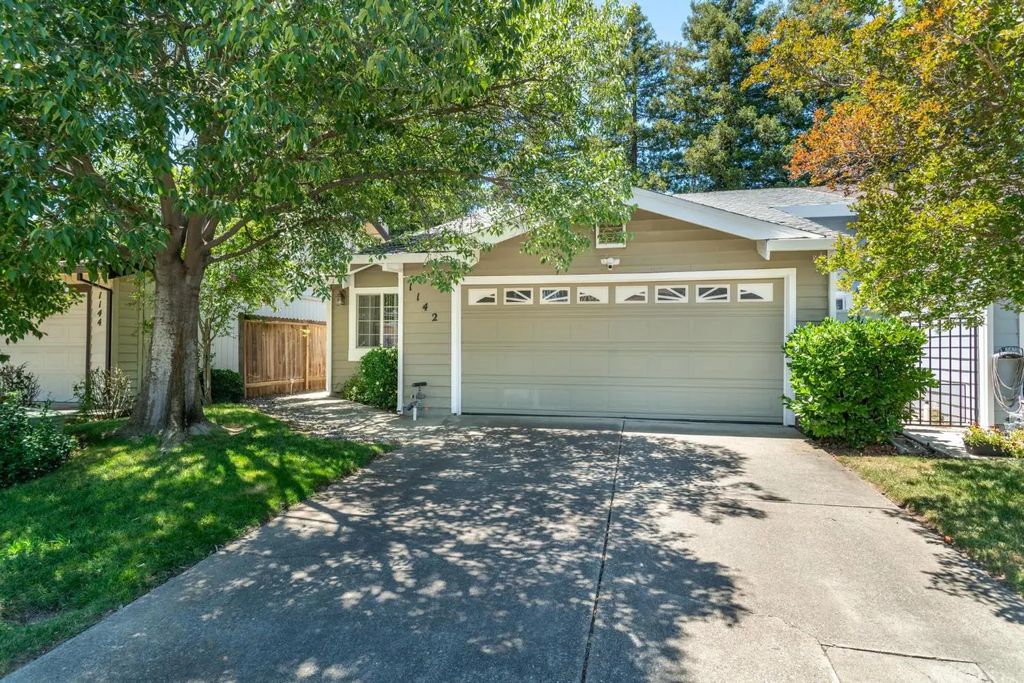 1142 Meadow Gate Drive, Roseville