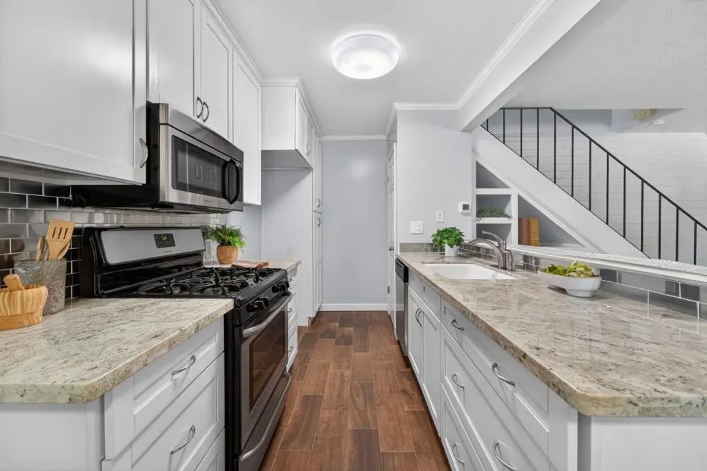 244 Breuner Drive 2, Roseville