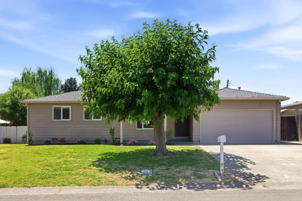 6545 Miles Ln, Carmichael