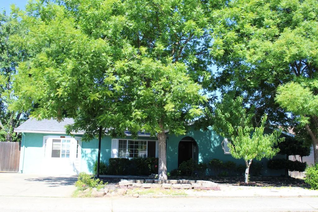 602 Brookwood Road, Roseville