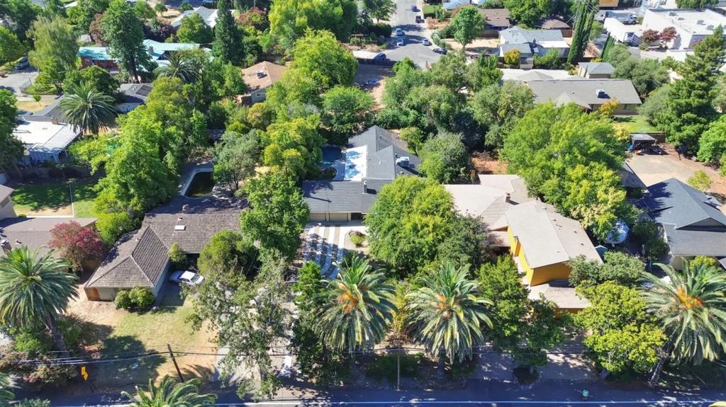 6016 Palm Drive, Carmichael