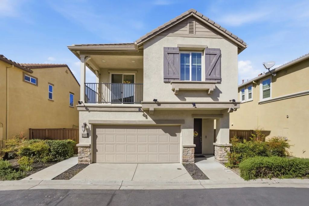 2069 Camino Real Way, Roseville