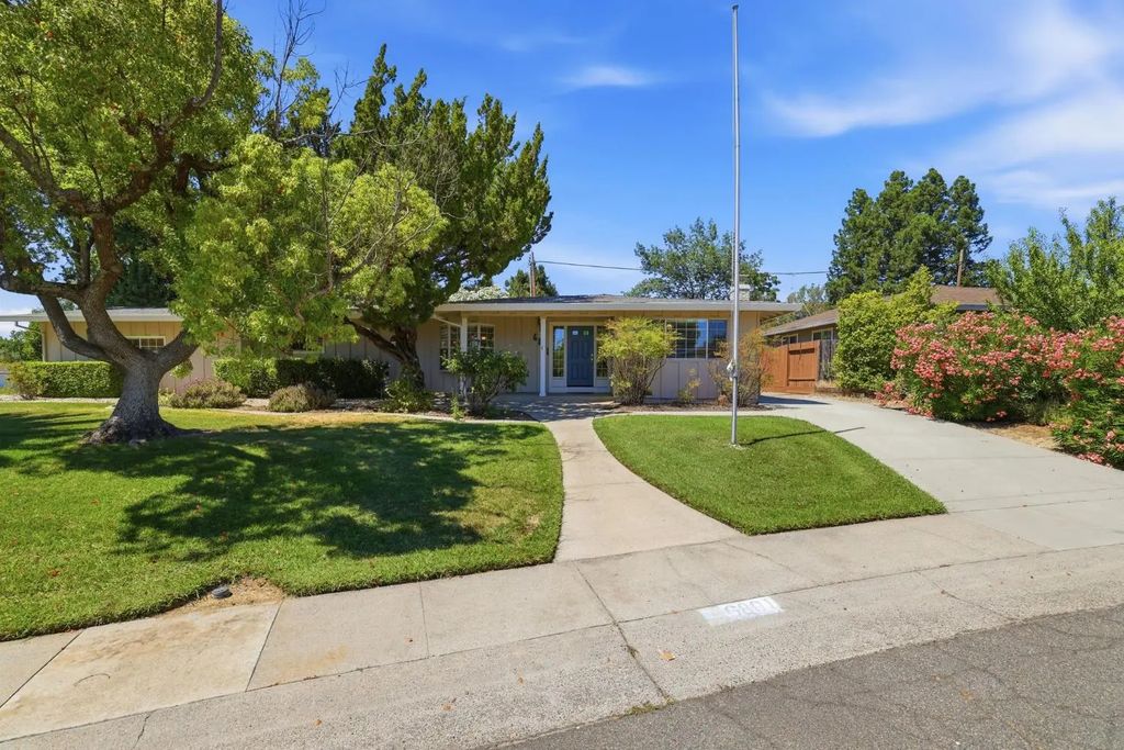 6801 Westmore Way, Carmichael
