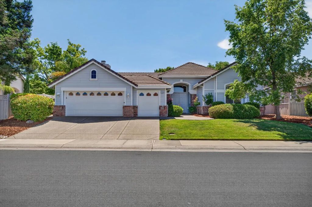 5048 Green Grove Lane, Roseville