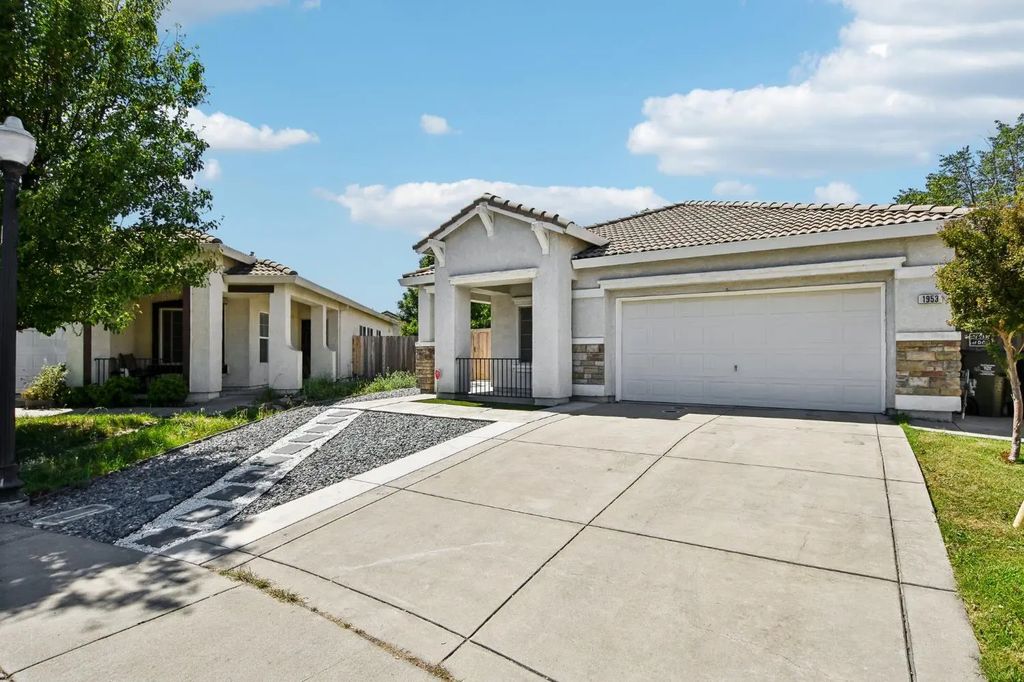 1953 Jim Casebolt Way, Sacramento