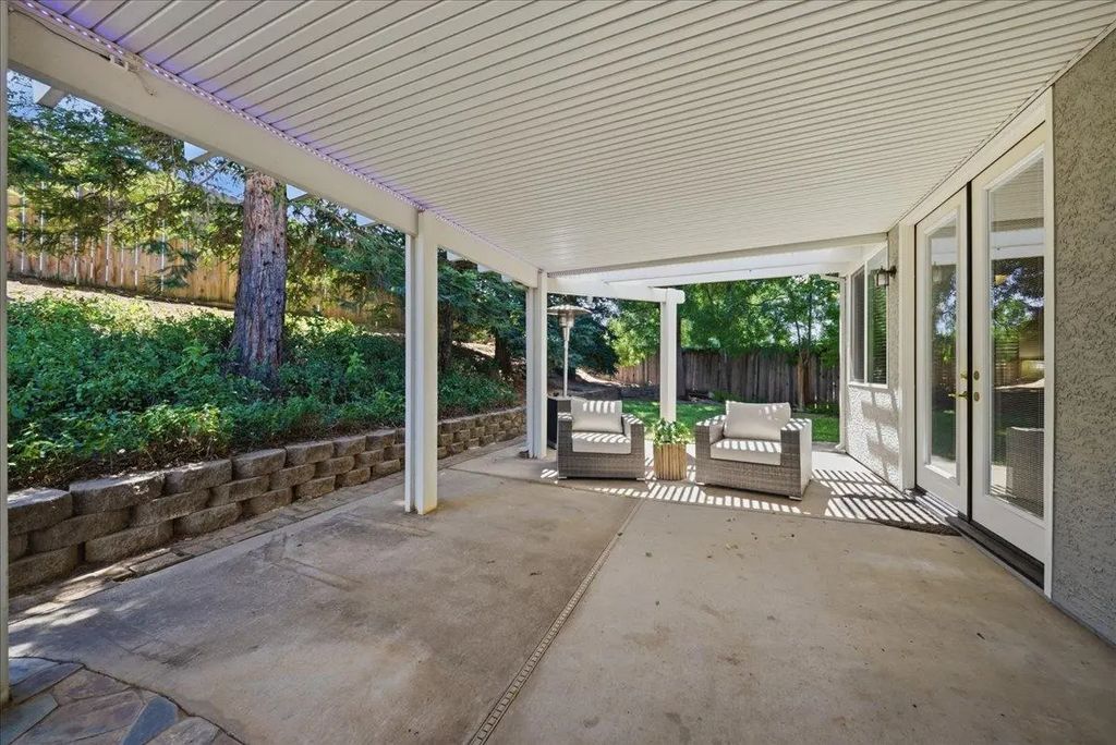 148 Clearwater Court, Roseville