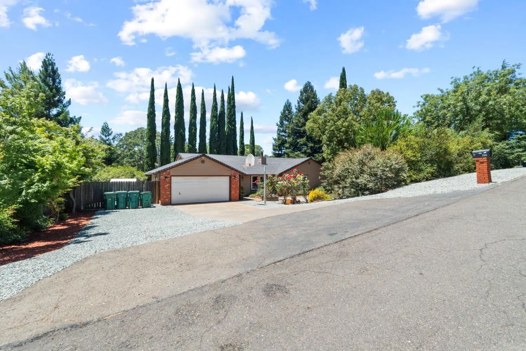 2586 Dudley Drive, Rescue
