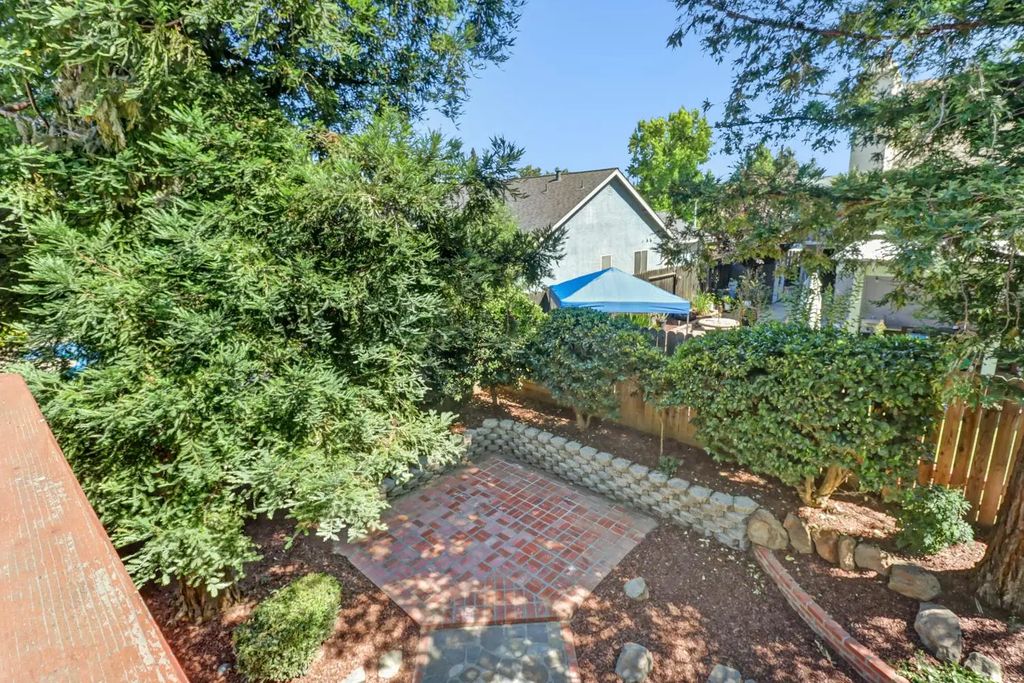 1703 Pinion Drive, Roseville