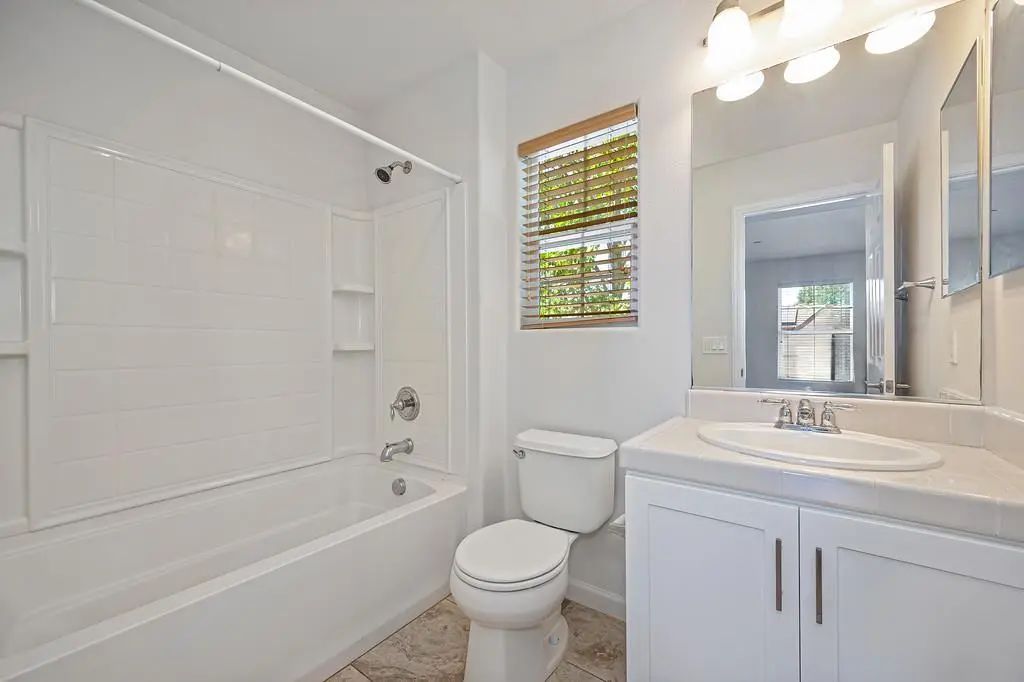 611 Equinox Loop, Lincoln