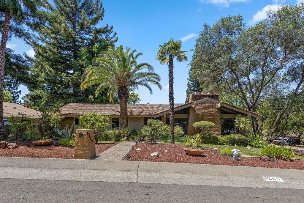 8285 Mercer Way, Fair Oaks