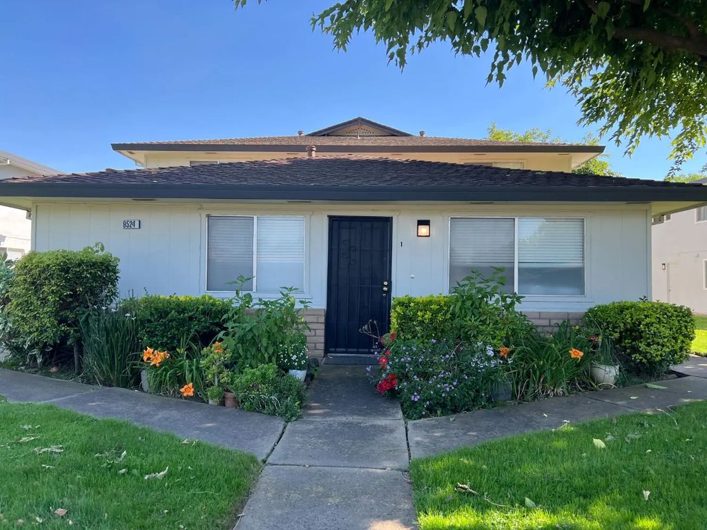 9524 Emerald Park Drive 1, Elk Grove