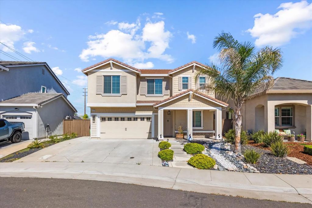5636 Whisper Wind Way, Roseville