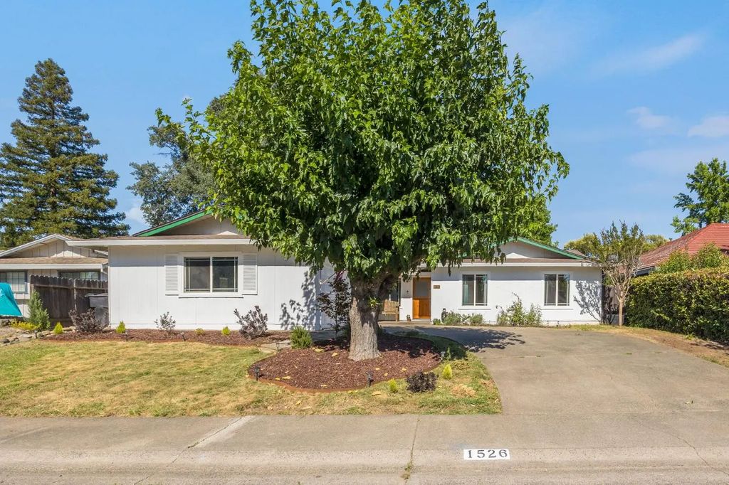 1526 Quail Circle, Roseville