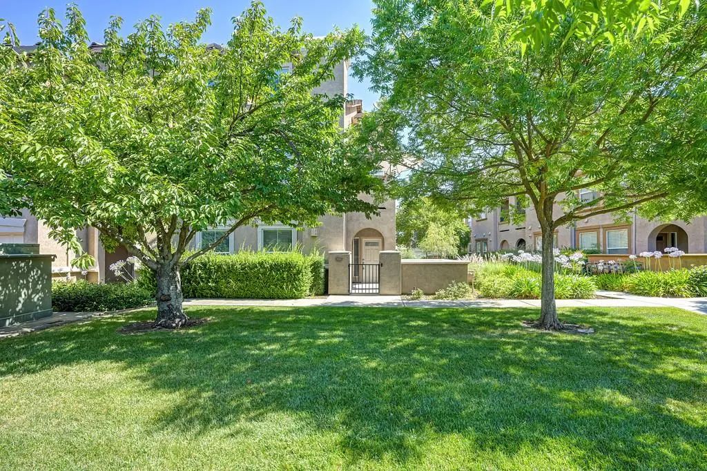 5350 Dunlay Drive 3016, Sacramento