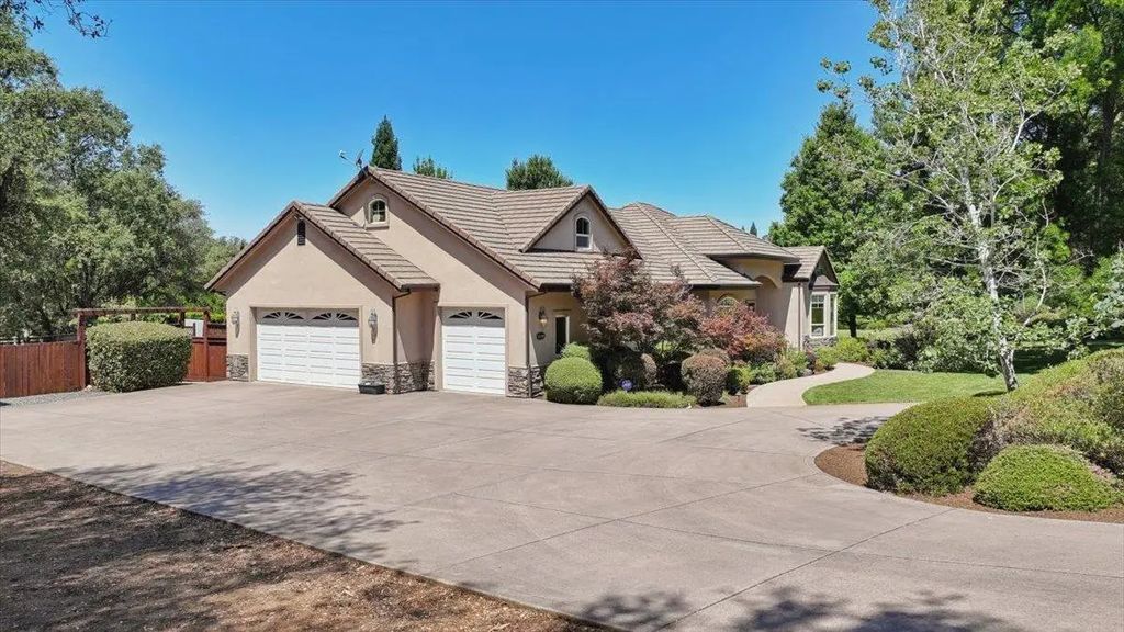 13700 Blackwood Way, Auburn