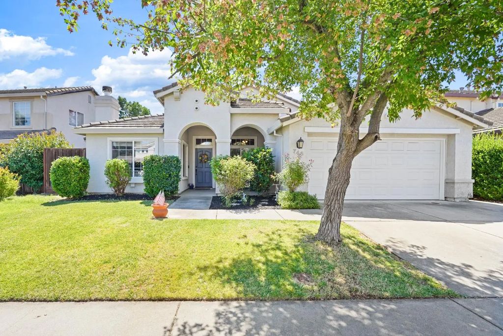745 Arabesque Circle, Roseville