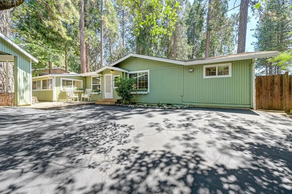 405 Alpine Drive, Colfax