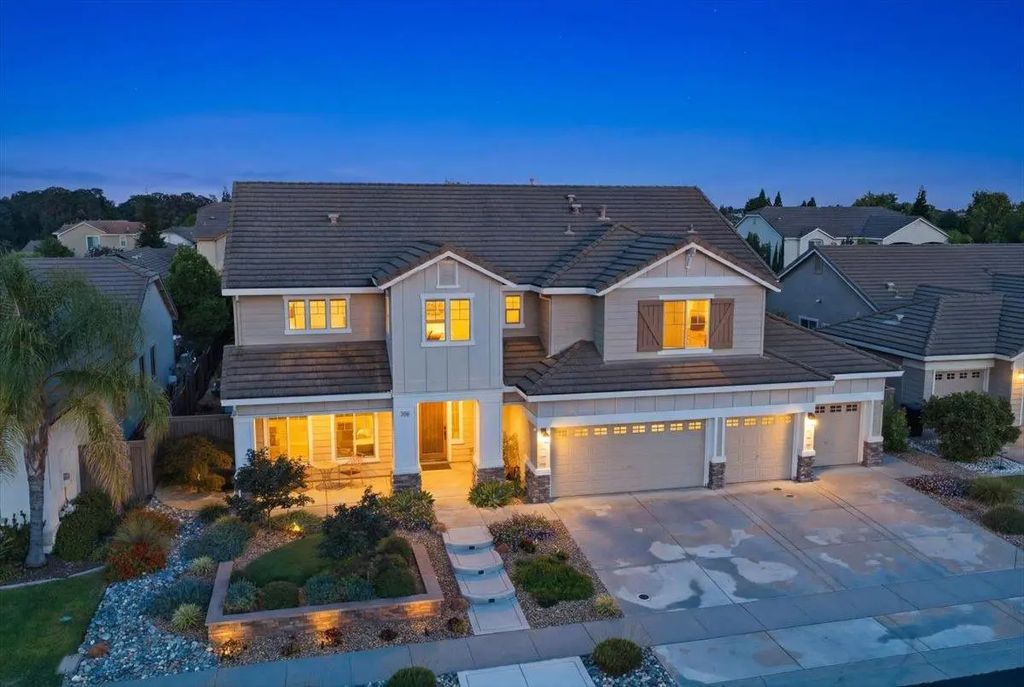 325 White Feather Court, Roseville