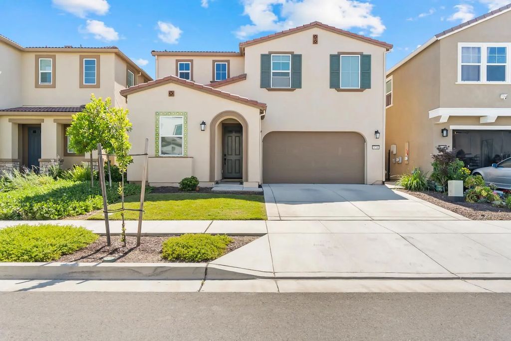 5718 Harveston Way, Sacramento