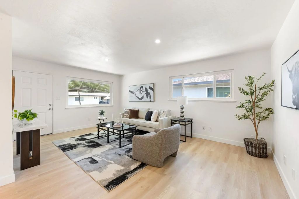 301 Harding Boulevard 4, Roseville