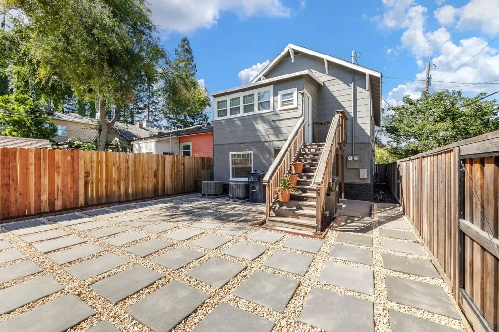3260 V Street, Sacramento