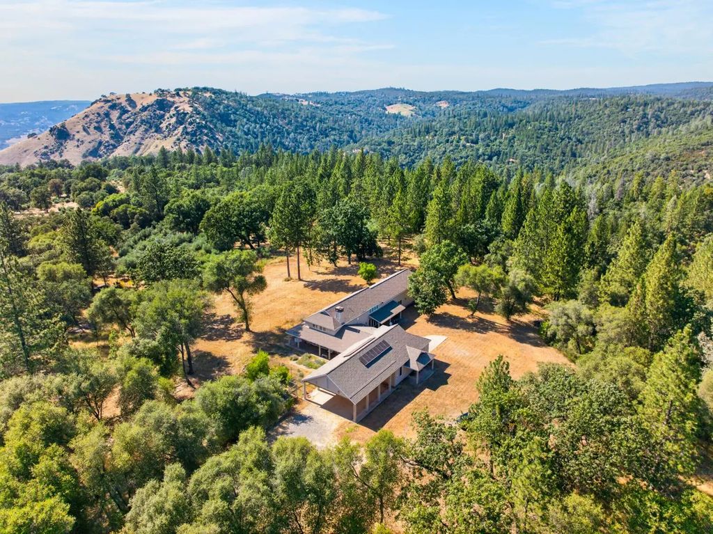 4000 Twin Ridges Road, Placerville