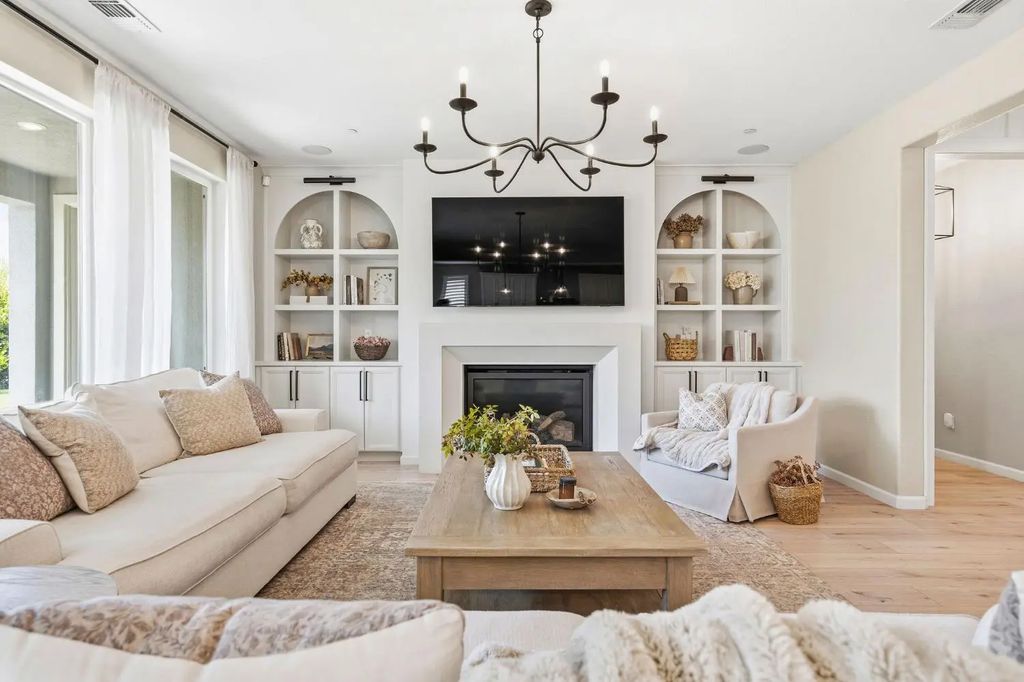 4305 Hydra Circle, Roseville
