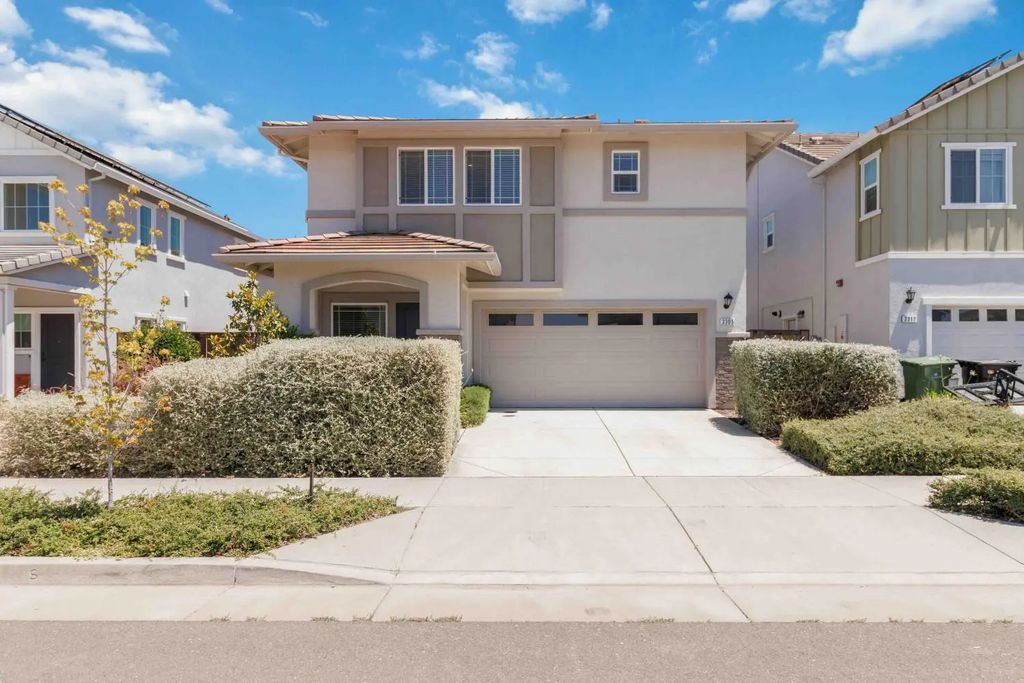 3305 America Drive, Lincoln