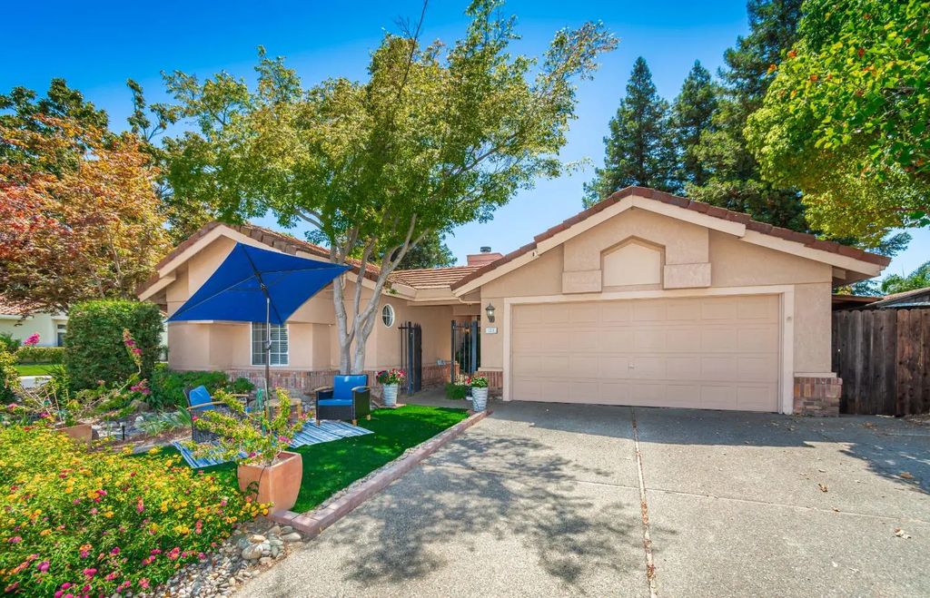 201 Bowden Court, Roseville
