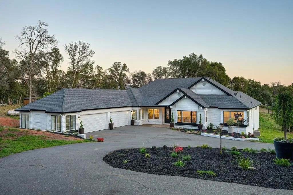 10180 Tierra Del Lago Place, Newcastle