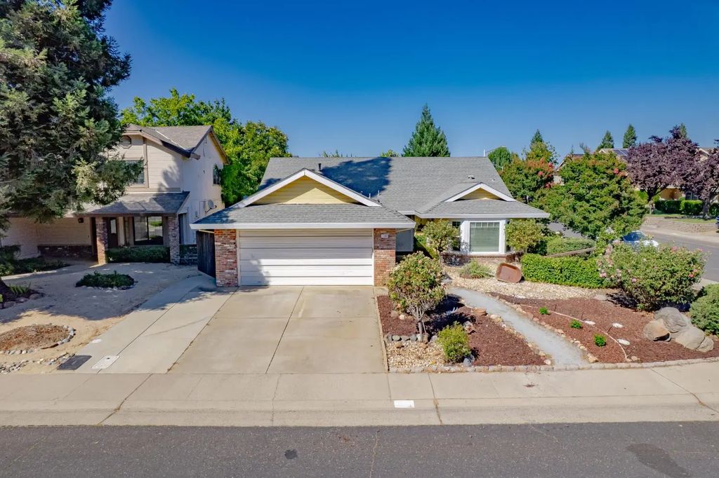 1340 Kingswood Drive, Roseville