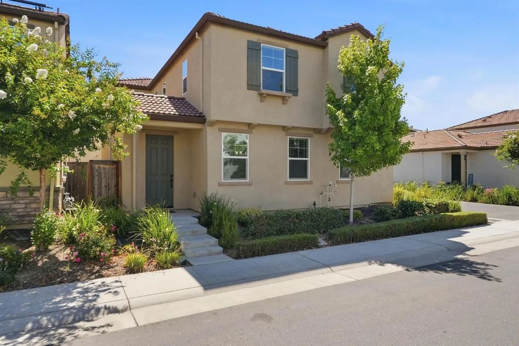 9911 Del Surf Lane, Elk Grove