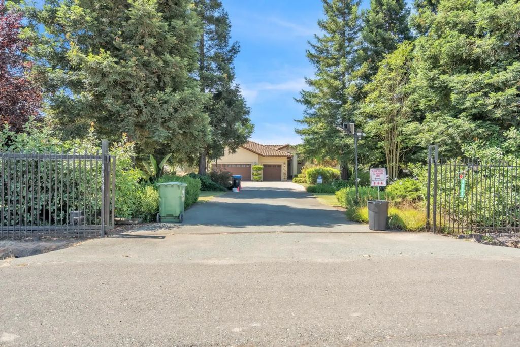 8654 Bradshaw Road, Elk Grove