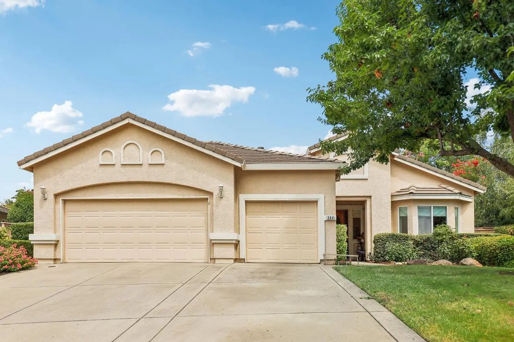 308 Fleming Court, Roseville