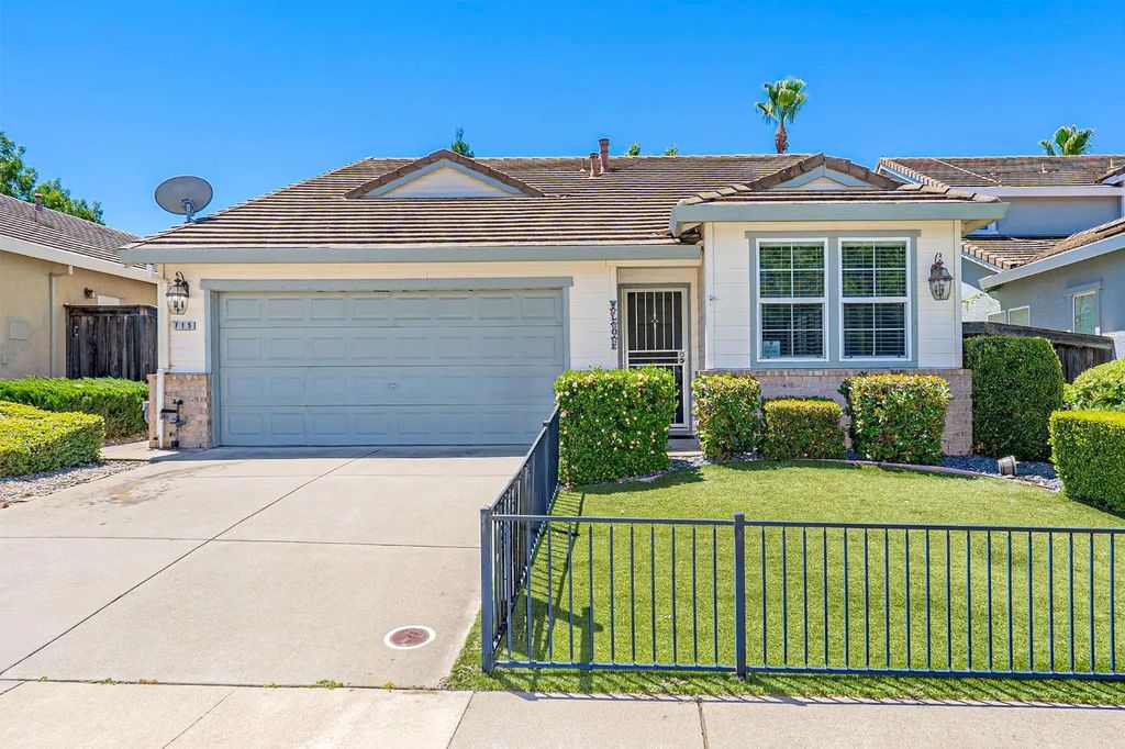 715 Deer Park Drive, Lincoln