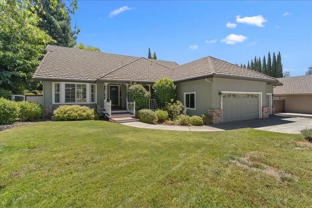 769 Oak Crest Circle, Placerville