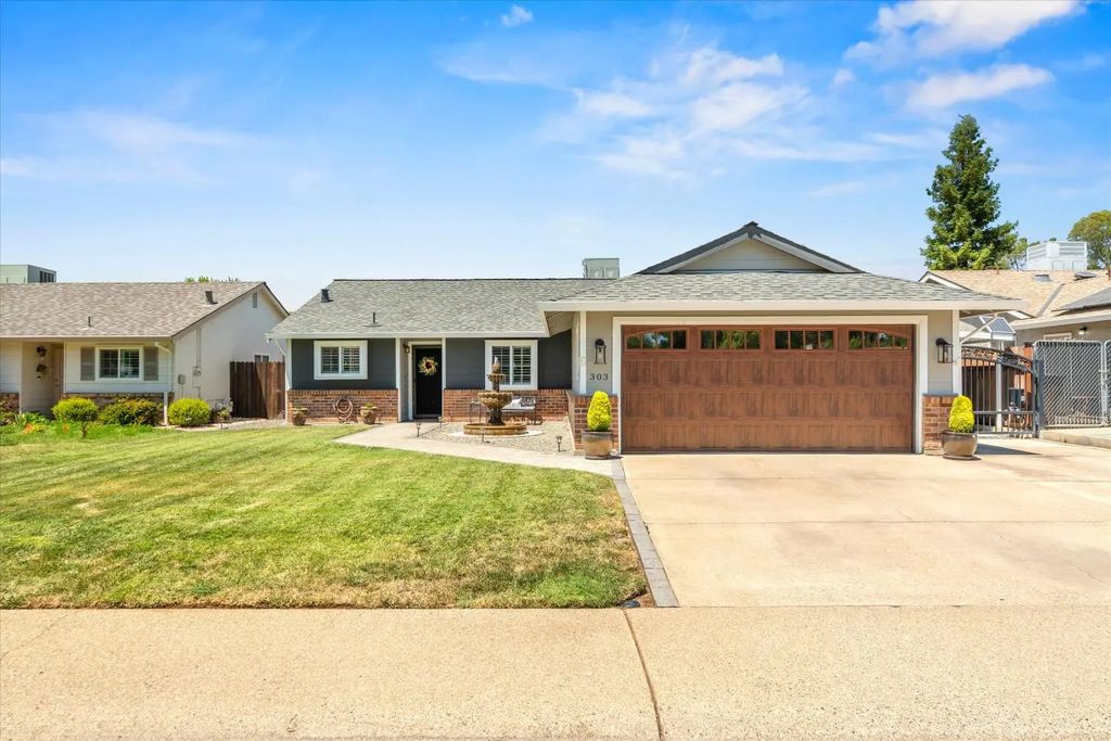 303 1st Street, Lincoln