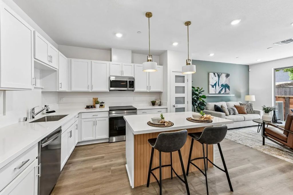 2073 Freya Walk, Sacramento