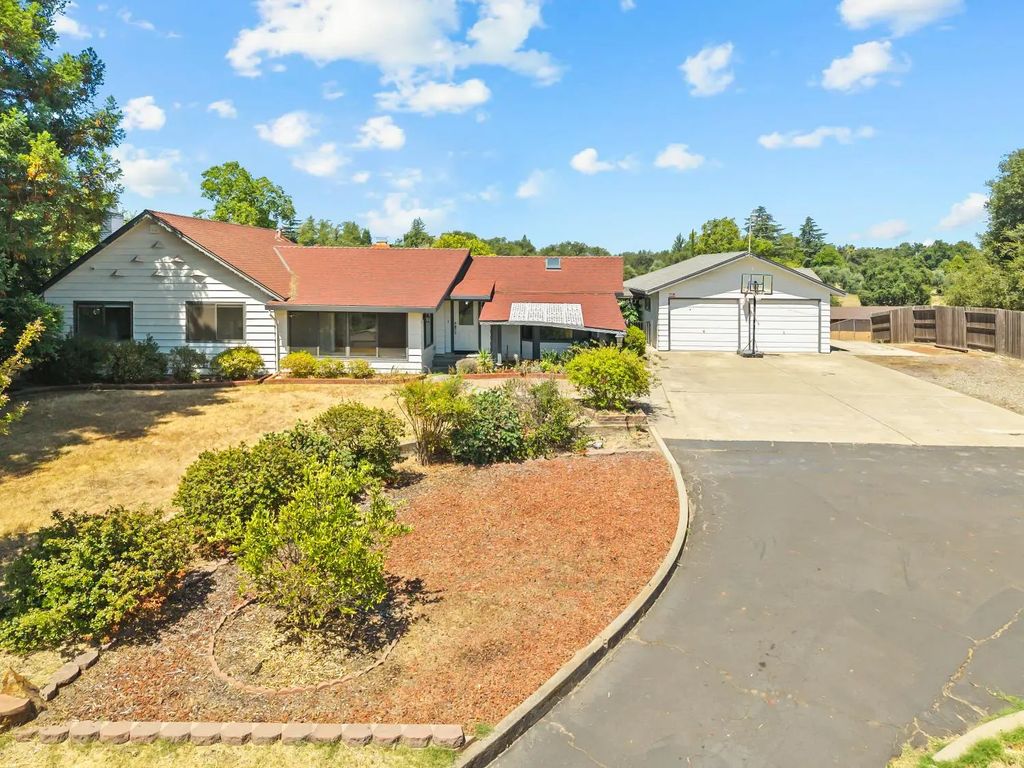5137 Kenneth, Fair Oaks
