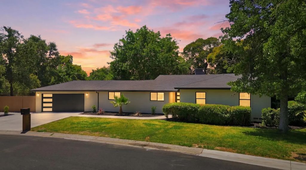 2611 Foothill Drive, Carmichael