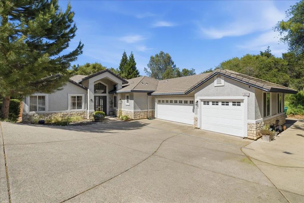 3621 Foxmore Lane, Rescue