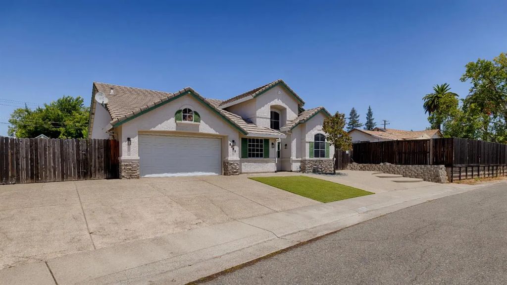 8583 Almond Bluff Court, Orangevale