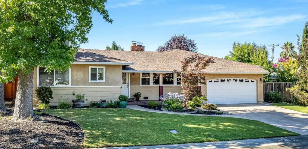 5220 Glancy Drive, Carmichael