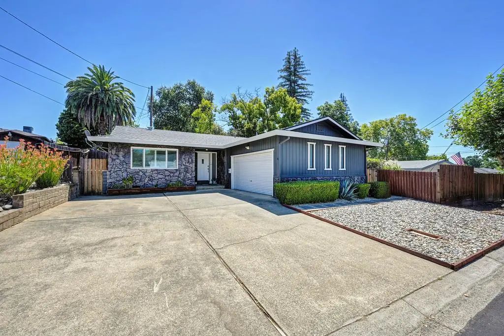 507 King Road, Roseville