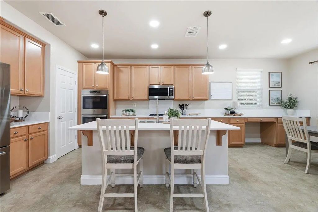 914 Campfire Circle, Rocklin