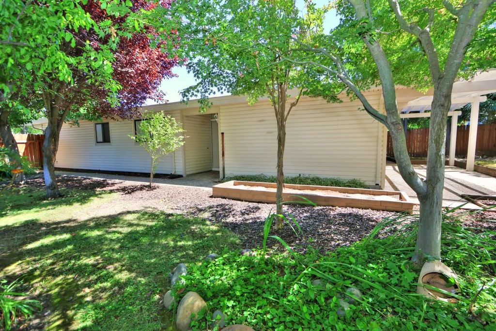 4929 Clear Circle, Carmichael